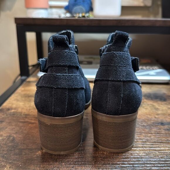 Kohls Sonoma Navy Suede booties “Sonya” size 7 - Picture 2 of 10